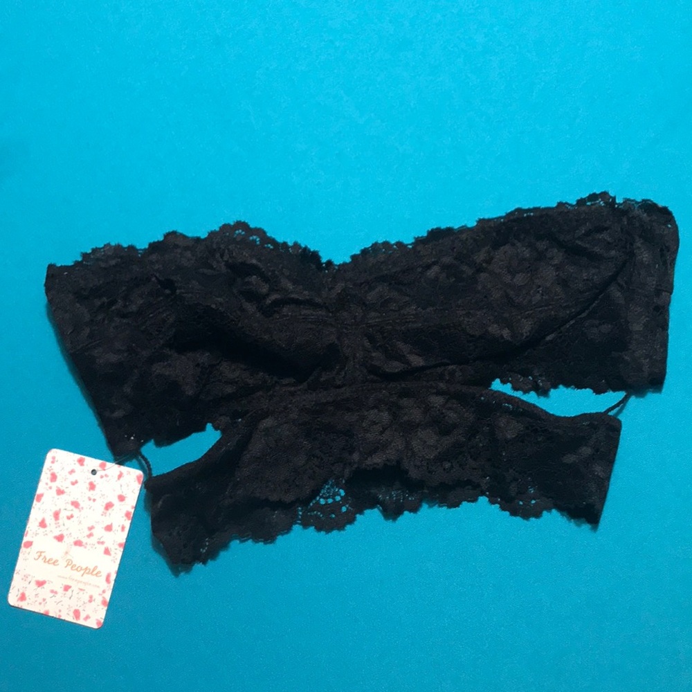 NWT Strapless Bralette!